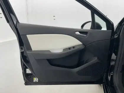 Photo 10 Renault Clio Gén. V (BJA) Ph1 Intens 5