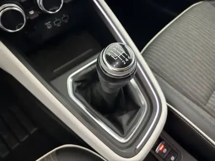 Photo 12 Renault Clio Gén. V (BJA) Ph1 Intens 5