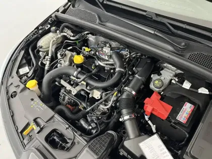 Photo 26 Renault Clio Gén. V (BJA) Ph1 Intens 5