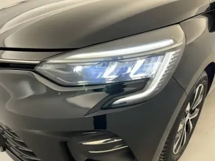 Photo 25 Renault Clio Gén. V (BJA) Ph1 Intens 5