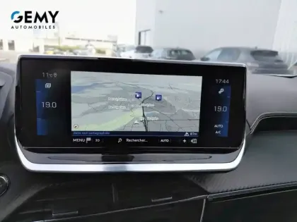 Photo 12 Peugeot 2008  PureTech 130 S&S EAT8