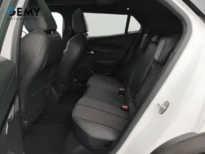 Photo 41 Peugeot 2008  PureTech 130 S&S EAT8