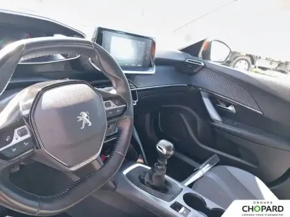 Photo 65 Peugeot 2008  PureTech 100 S&S BVM6