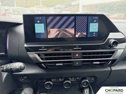 Photo 12 Citroën C4 e- 136 ch Automatique