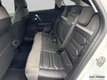 Photo 10 Citroën C4 e- 136 ch Automatique