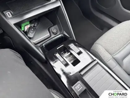 Photo 15 Citroën C4 e- 136 ch Automatique