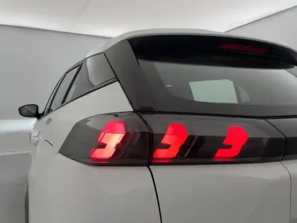 Photo 37 Peugeot 2008  BlueHDi 130 S&S EAT8