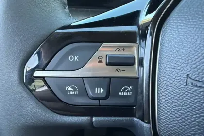 Photo 13 Peugeot 308  BlueHDi 130ch S&S EAT8