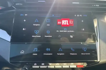 Photo 15 Peugeot 308  BlueHDi 130ch S&S EAT8