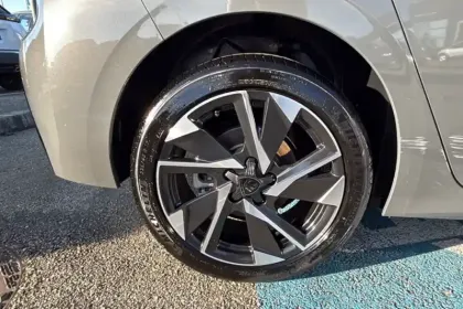 Photo 32 Peugeot 308  BlueHDi 130ch S&S EAT8