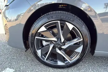 Photo 30 Peugeot 308  BlueHDi 130ch S&S EAT8