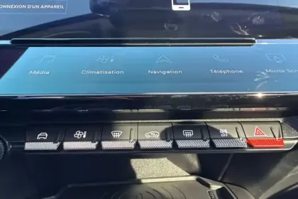 Photo 19 Peugeot 308  BlueHDi 130ch S&S EAT8