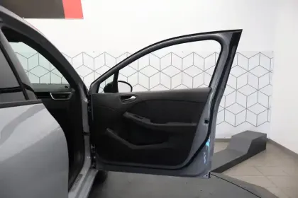 Photo 7 Renault Clio  E-Tech full hybrid 145 ch GSR2