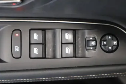 Photo 27 Peugeot 5008  PureTech 130ch S&S BVM6