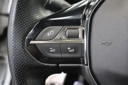 Photo 30 Peugeot 5008  PureTech 130ch S&S BVM6