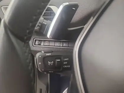 Photo 88 Peugeot 3008  Hybrid 225 e-EAT8