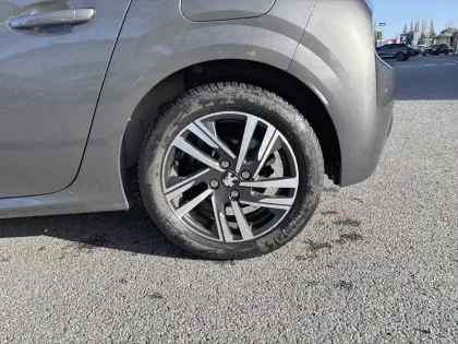 Photo 12 Peugeot 208  PureTech 100 S&S BVM6