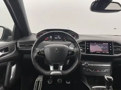 Photo 21 Peugeot 308  PureTech 130ch S&S BVM6