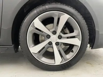 Photo 15 Peugeot 308  PureTech 130ch S&S BVM6