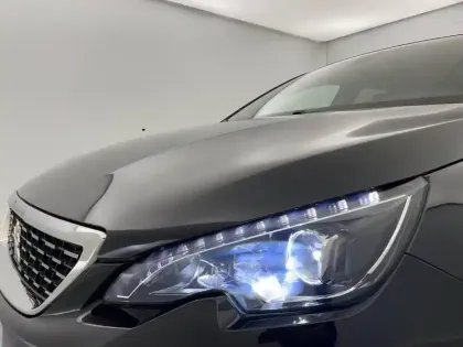 Photo 33 Peugeot 308  PureTech 130ch S&S BVM6