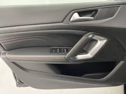 Photo 31 Peugeot 308  PureTech 130ch S&S BVM6