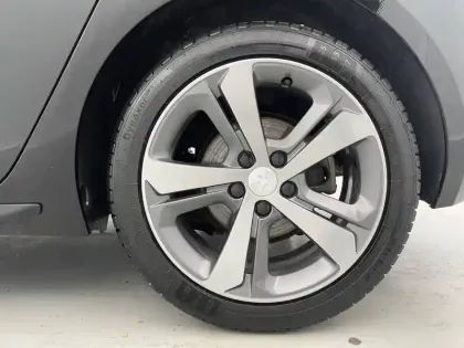 Photo 17 Peugeot 308  PureTech 130ch S&S BVM6