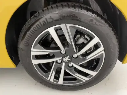 Photo 21 Peugeot 208  PureTech 100 S&S EAT8