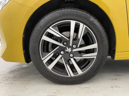 Photo 51 Peugeot 208  PureTech 100 S&S EAT8