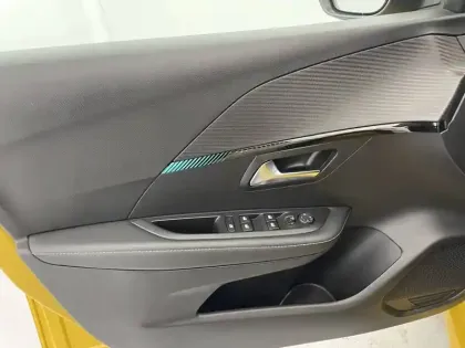 Photo 58 Peugeot 208  PureTech 100 S&S EAT8