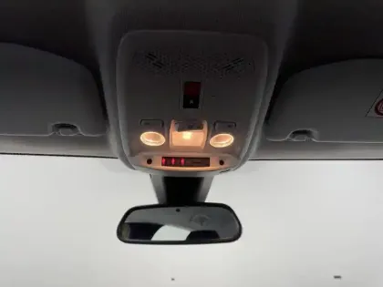 Photo 18 Peugeot 208  PureTech 100 S&S EAT8