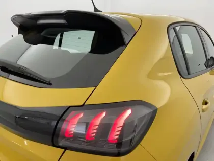 Photo 17 Peugeot 208  PureTech 100 S&S EAT8