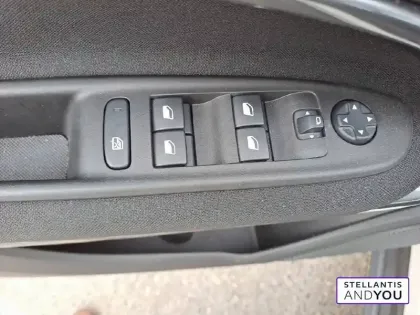 Photo 14 Fiat 600 e 54 kWh 156 ch