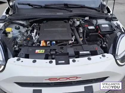 Photo 13 Fiat 600 e 54 kWh 156 ch