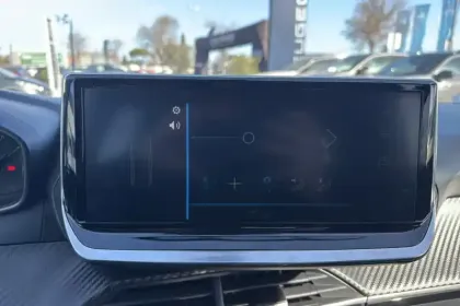 Photo 16 Peugeot 208  Hybrid 110 ch e-DCS6