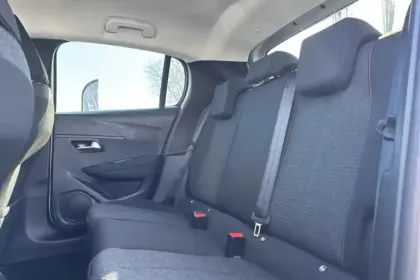 Photo 13 Peugeot 208  Hybrid 110 ch e-DCS6