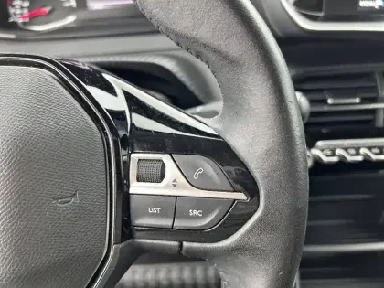 Photo 19 Peugeot 208  PureTech 75 S&S BVM5