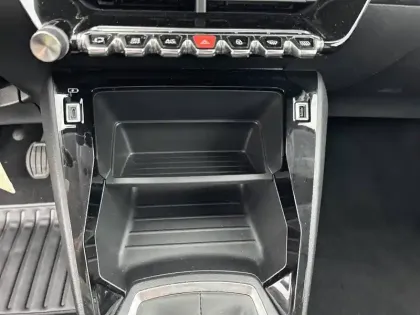 Photo 24 Peugeot 208  PureTech 75 S&S BVM5