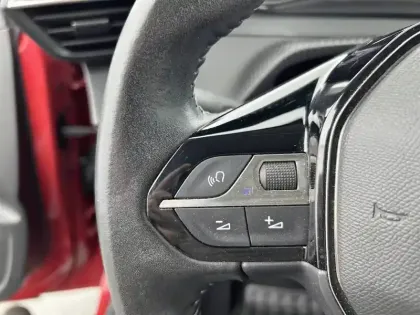 Photo 18 Peugeot 208  PureTech 75 S&S BVM5