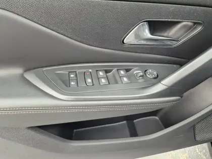 Photo 59 Peugeot 308  BlueHDi 130ch S&S EAT8