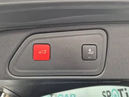 Photo 66 Peugeot 3008  Hybrid 225 e-EAT8