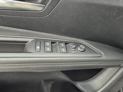 Photo 99 Peugeot 3008  Hybrid 225 e-EAT8