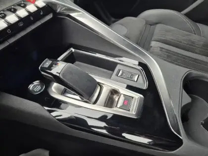 Photo 85 Peugeot 3008  Hybrid 225 e-EAT8