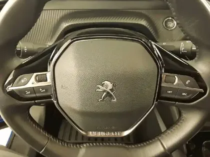 Photo 32 Peugeot 2008  Electrique 136 ch