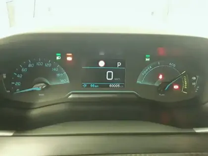 Photo 33 Peugeot 2008  Electrique 136 ch