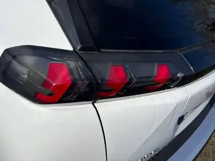 Photo 16 Peugeot 2008  PureTech 130 S&S EAT8