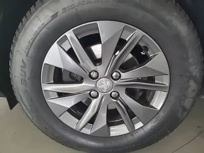 Photo 52 Peugeot 2008  PureTech 130 S&S EAT8