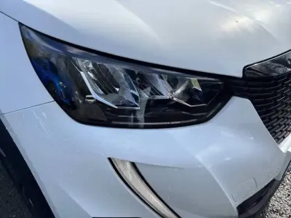 Photo 15 Peugeot 2008  PureTech 130 S&S EAT8