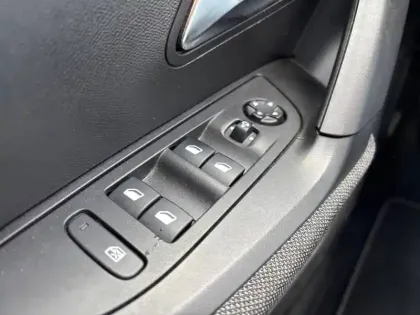 Photo 18 Peugeot 2008  PureTech 130 S&S EAT8