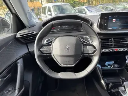 Photo 8 Peugeot 2008  PureTech 130 S&S EAT8