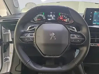 Photo 48 Peugeot 2008  PureTech 130 S&S EAT8